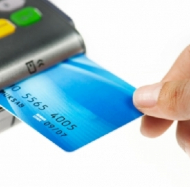 Il cellulare legge la carta di credito grazie al nuovo servizio Telecom
