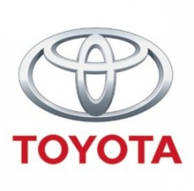 Crisi auto: non bastano i costi Rca, Toyota richiama milioni di vetture