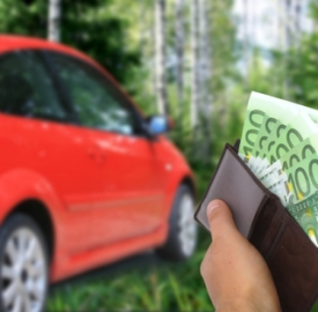 Costi assicurazione auto, Isvap accusa Ania: è colpa delle compagnie
