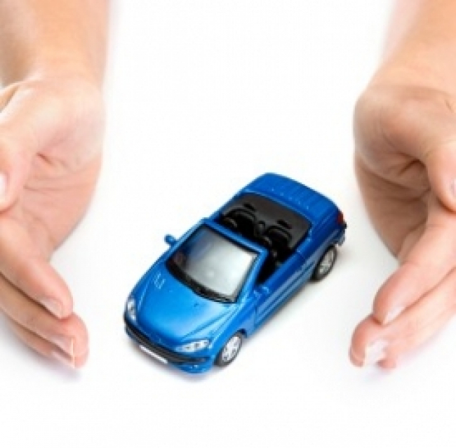 Assicurazione auto 2013, ecco perché i prezzi caleranno