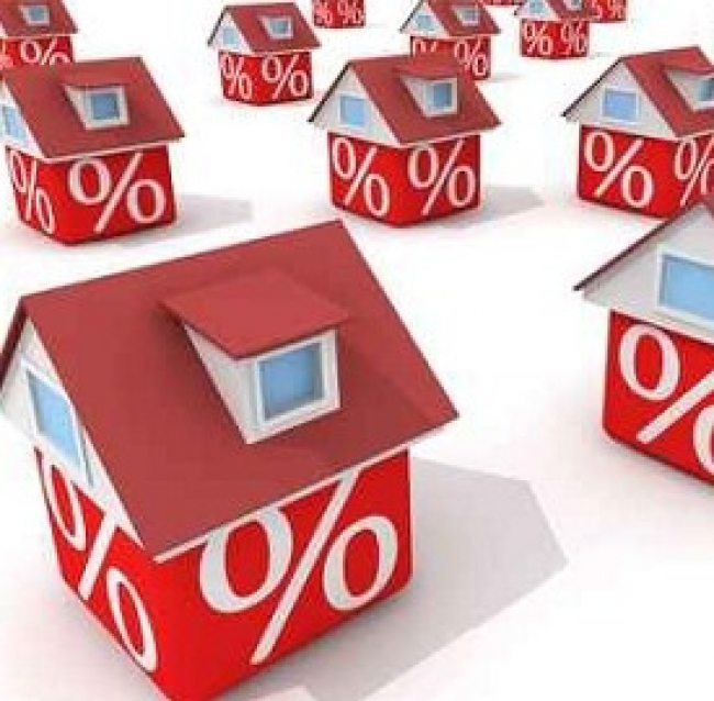 Mercato immobiliare: prezzi delle case e compravendite sempre giù, ma forse si vede la risalita