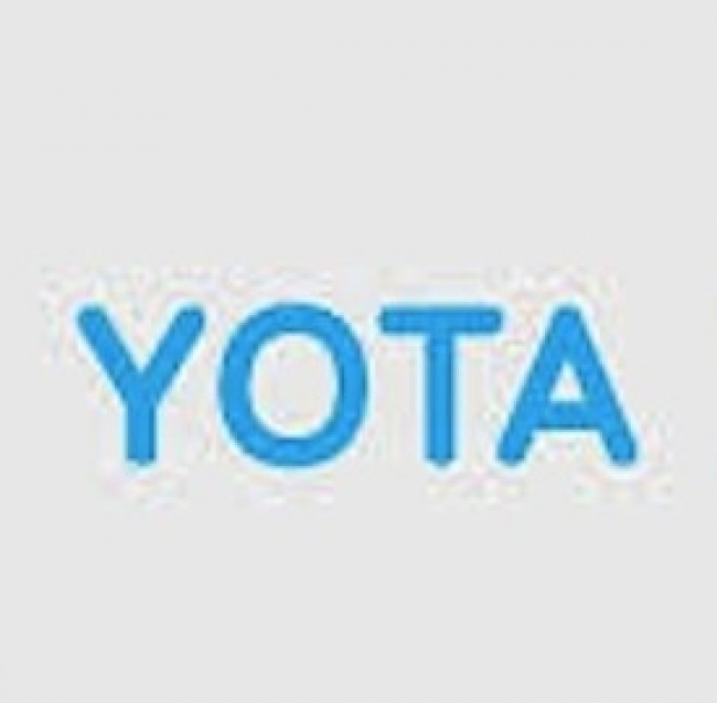 Debutta a dicembre YotaPhone, lo smartphone dual - screen
