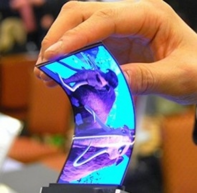 Samsung rilascerà uno smartphone Galaxy con display avvolgibile verso la fine del 2014