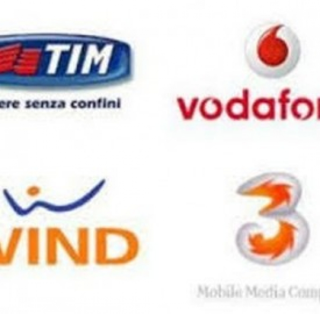 Ecco tutte le offerte di Natale di Tim, Vodafone, 3 e Wind