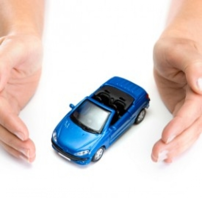 Assicurazione auto, arriva il contratto base: polizze più chiare e convenienti