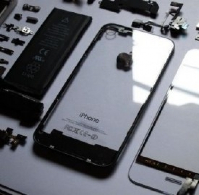 iPhone 6: schermo curvilineo e tastiera a raggi laser