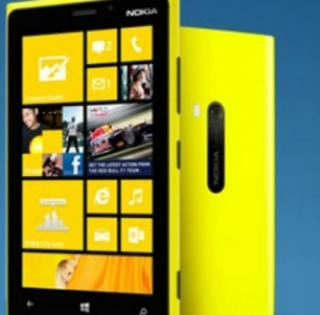 Nokia Lumia 820: le offerte Tim, Wind, 3 Italia e Poste Mobile con smartphone incluso