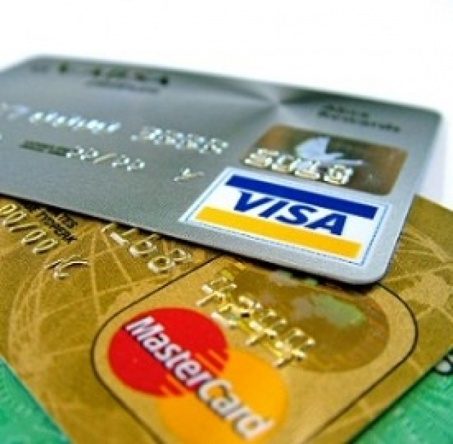 Carte di credito, Visa taglia le commissioni interbancarie anche in Italia