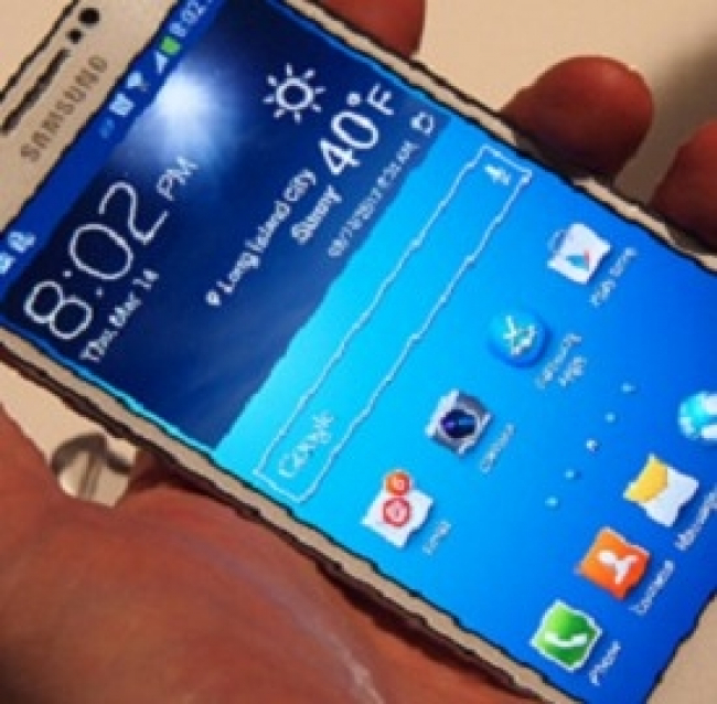 Samsung Galaxy S5: design completamente rinnovato e fibra di carbonio