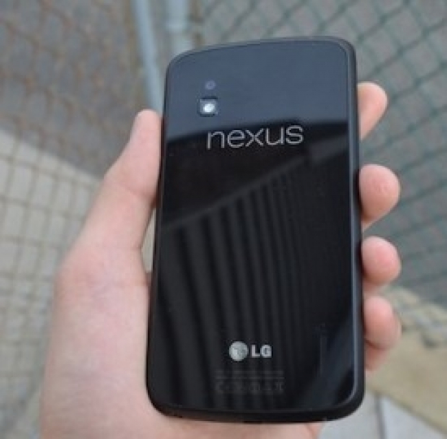 Google Nexus 4: con Android 4.3 problemi al Wi-Fi e mancanza di segnale