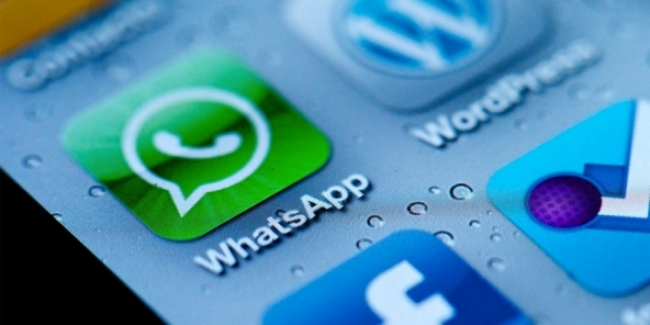 Whatsapp e la doppia spunta blu: una storia di ansia e controllo