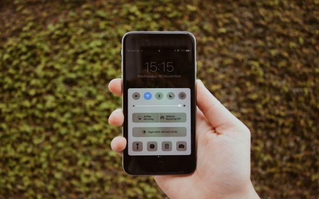 Scentee, il nuovo gadget per l'iPhone ci avverte con i profumi