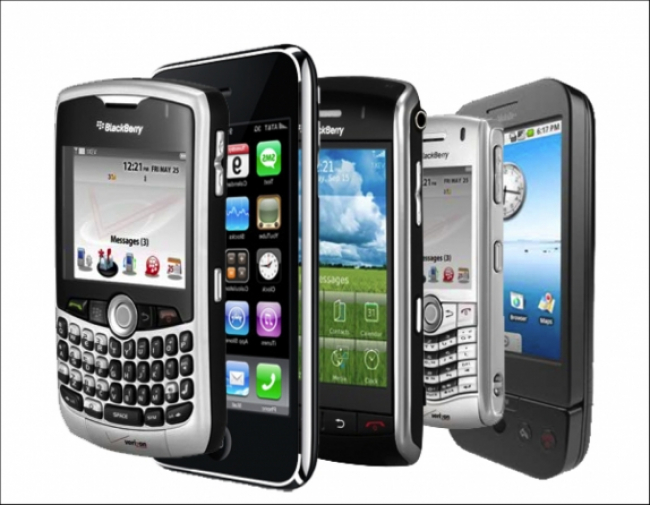 Internet mobile, in aumento l’uso di app e in calo l’invio di sms