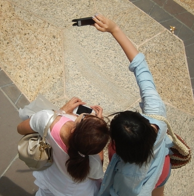 Un selfie con lo smartphone può rovinare i nostri ricordi