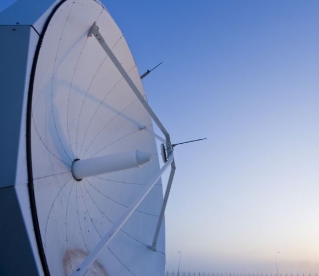 Connessione internet satellitare: come funziona e quanto costa