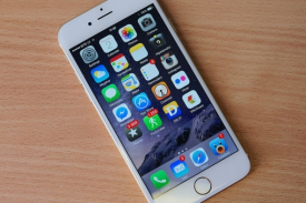 La metà degli italiani sceglie di comprare smartphone Apple
