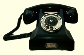 Telefono fisso sotterrato dai cellulari diventa oggetto d’antiquariato